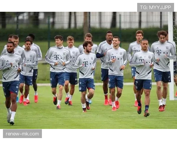 鲁尔德比战火重燃!多特蒙德与沙尔克04激情对决引关注 鲁尔德比战火重燃!多特蒙德与沙尔克04激情对决引关注