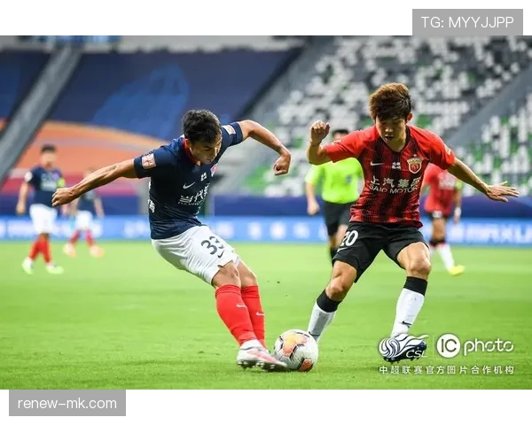 上海海港在中超联赛中表现稳健,迎来三连胜状态回暖 上海海港在中超联赛中表现稳健,迎来三连胜状态回暖