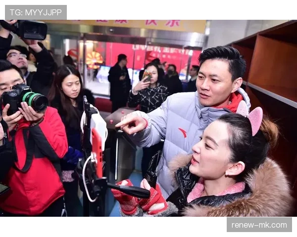 仲满镜头前像电影男主，镜头后像随手刷爆信用卡的富朋友，完美反差让我头晕